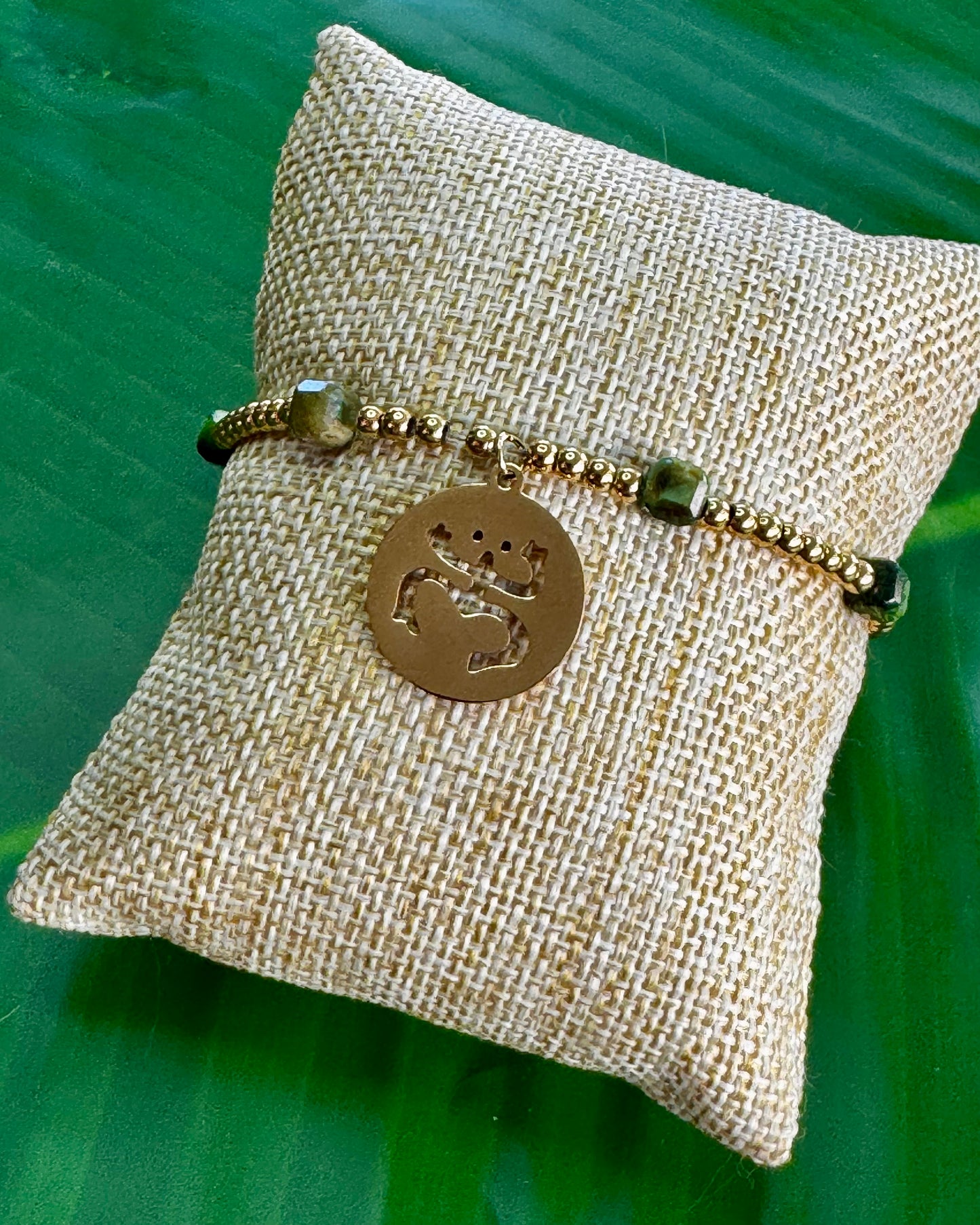 Coquí Taíno Elastic Bracelet – Green Tones