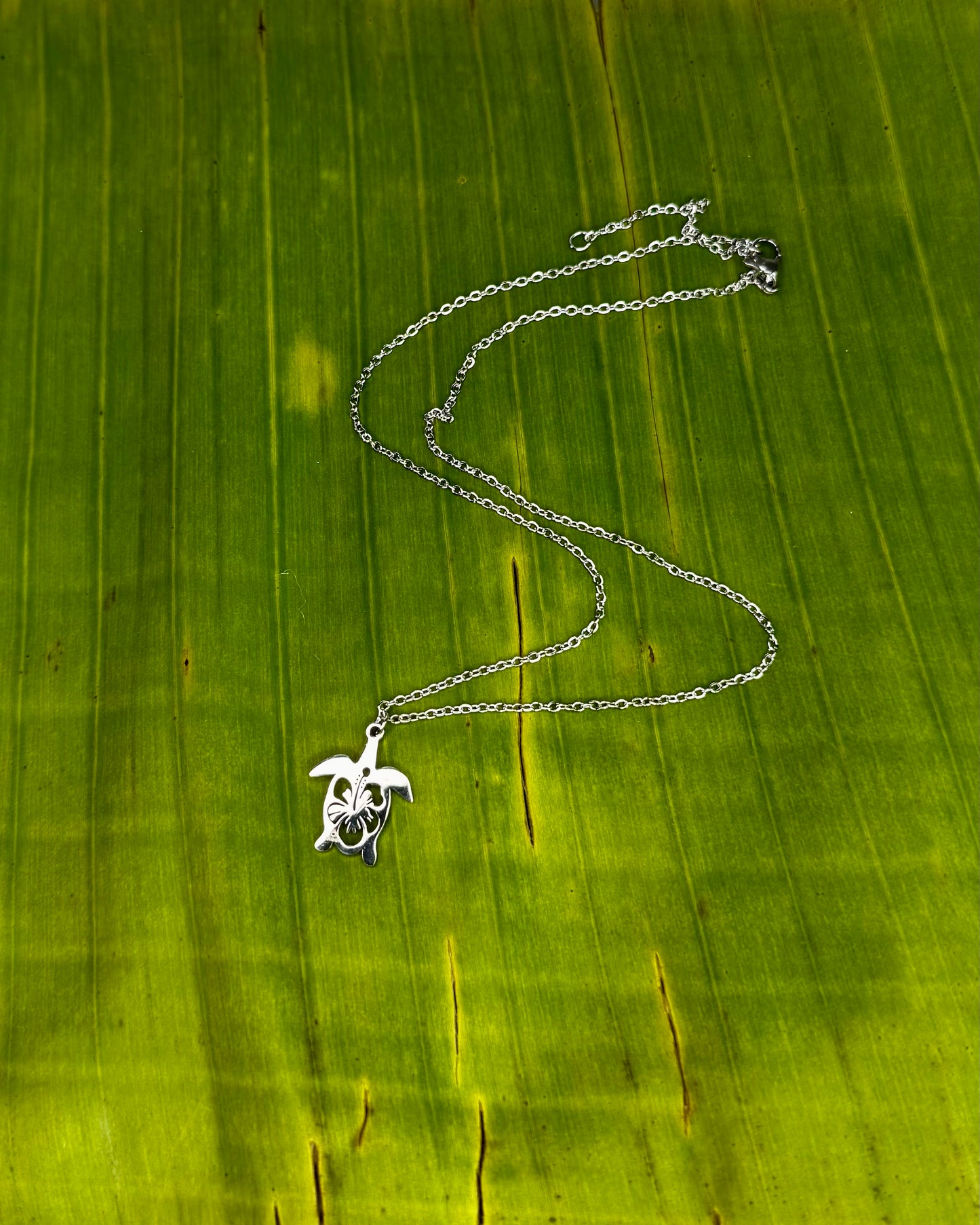 Turtle & Maga Flower Necklace