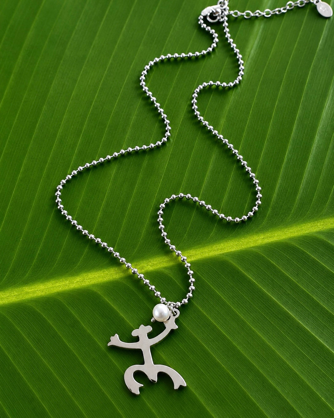 Coquí Taíno Pearl Necklace – Stainless Steel, 18-Inch