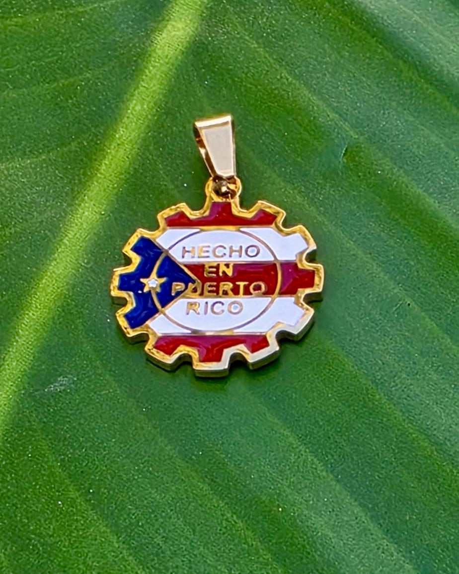 Hecho en Puerto Rico' gold charm in durable stainless steel, quarter size
