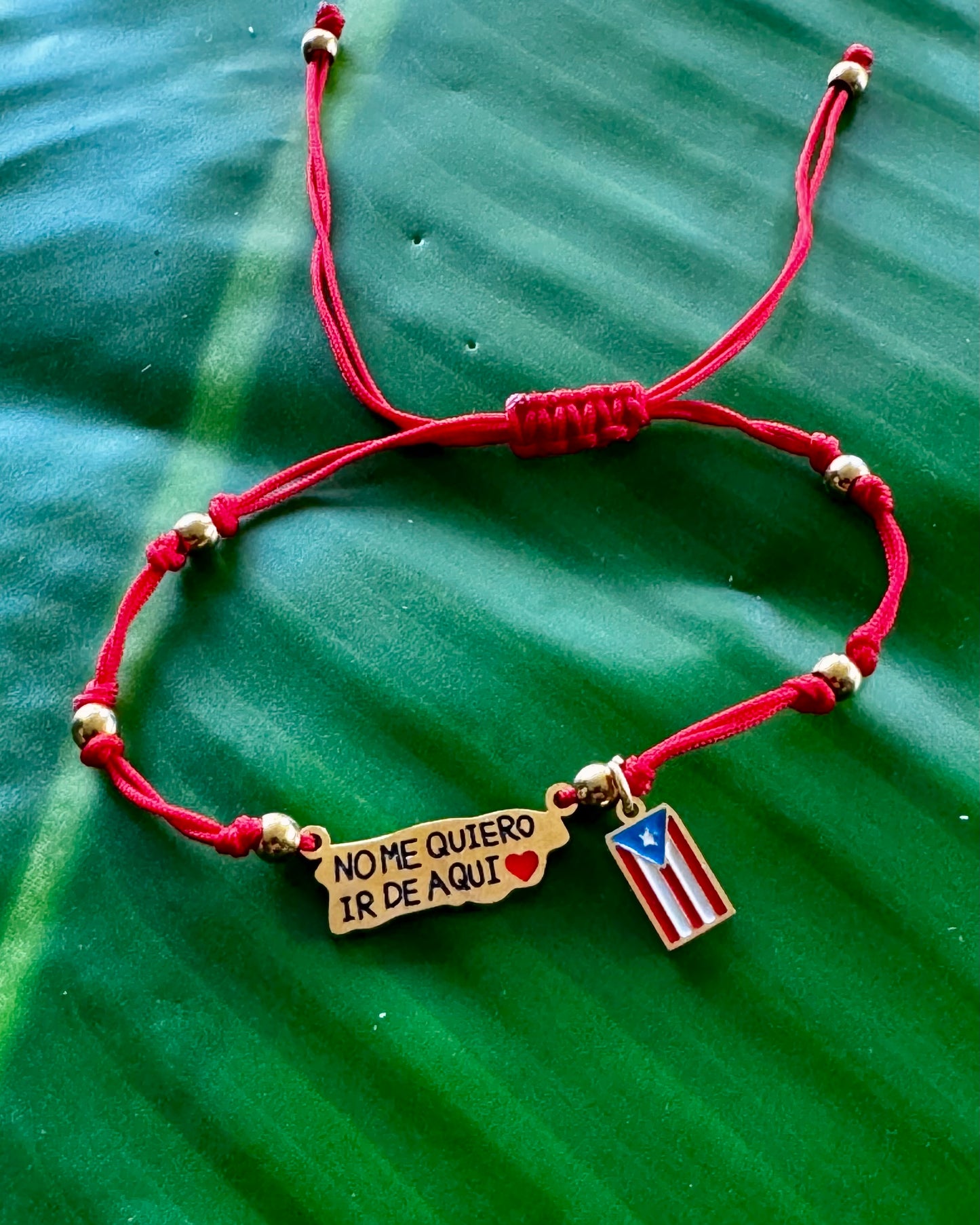 No me quiero ir de aquí- Adjustable Bracelet
