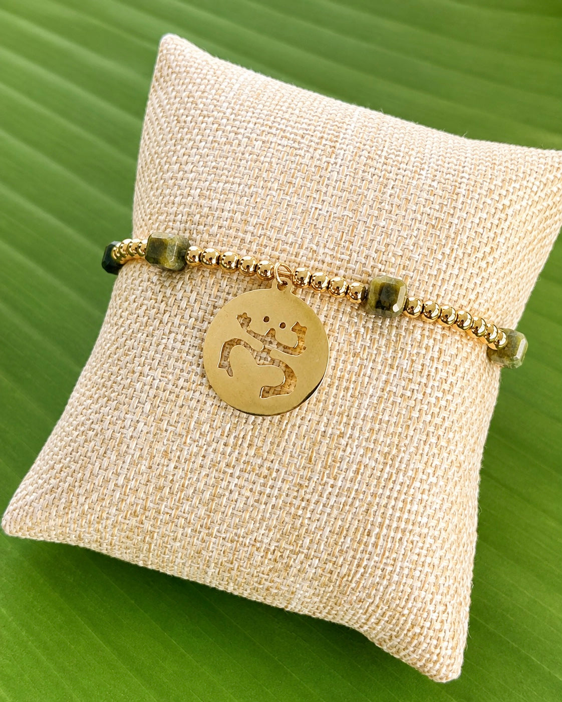 Coquí Taíno Elastic Bracelet – Green Tones