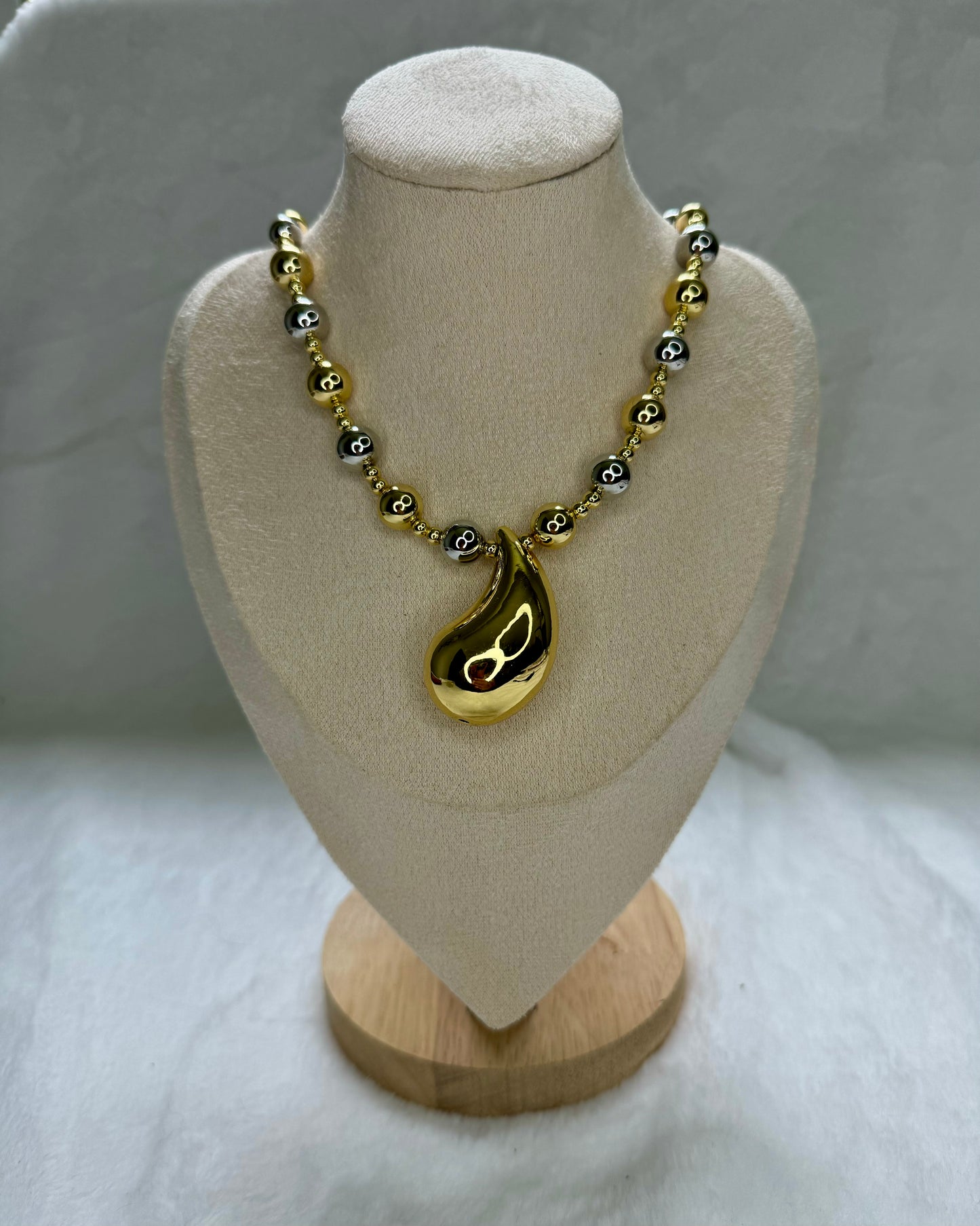 Bulky Drop Necklace