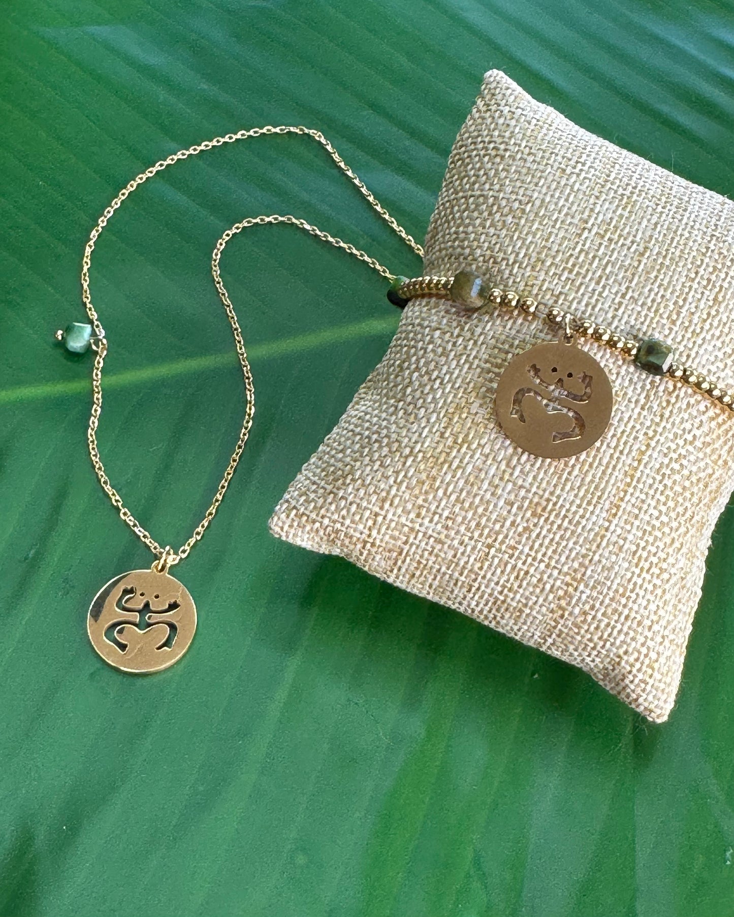 Coquí Taíno Necklace with Green Bead
