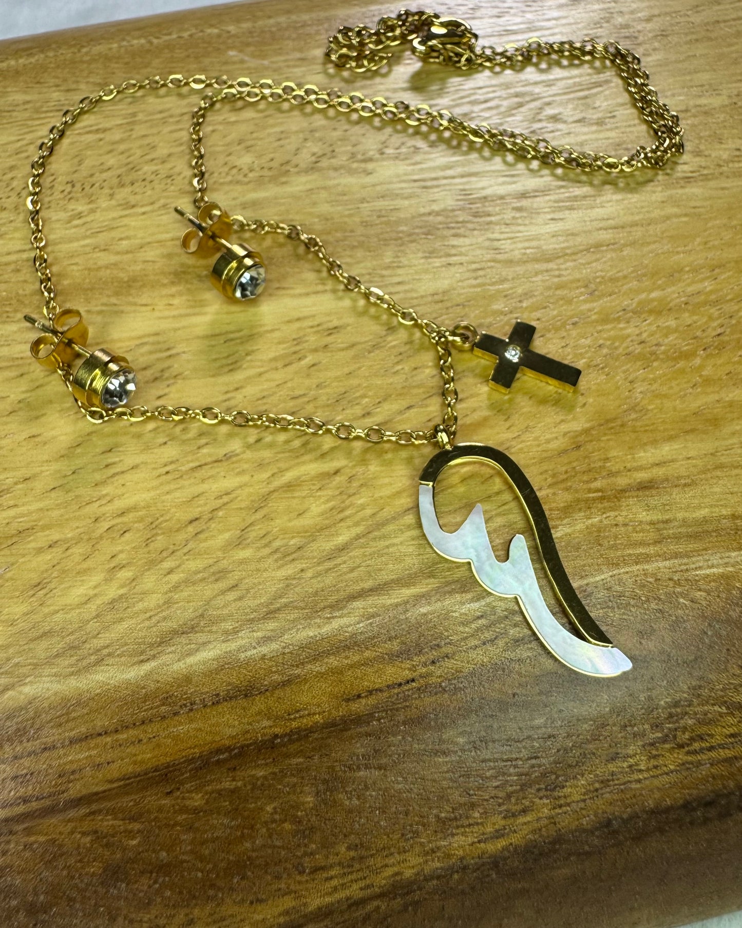 Angel Wing Set in Gold Color