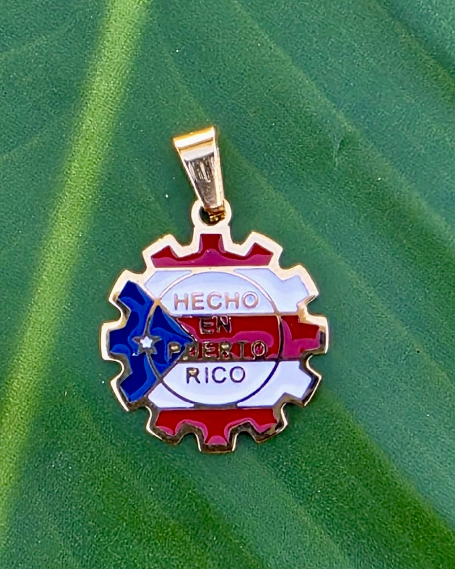 Hecho en Puerto Rico' gold charm in durable stainless steel, quarter size