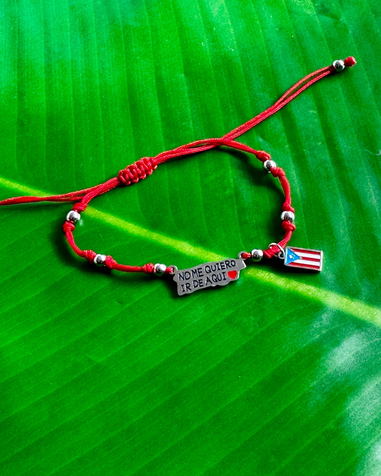 No me quiero ir de aquí- Adjustable Bracelet
