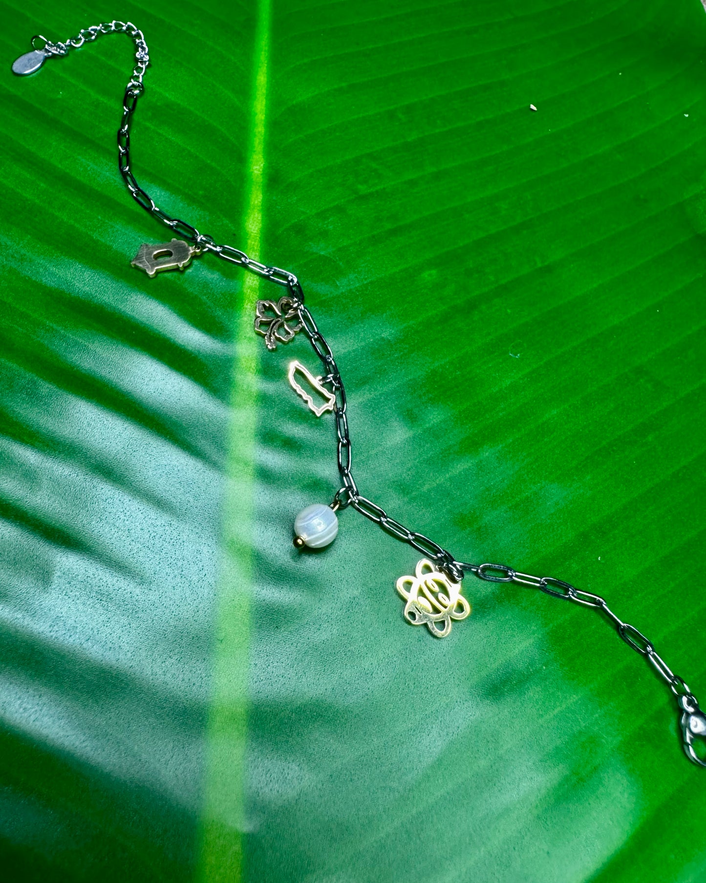 Two Tone Puerto Rico Charm Pearl Bracelet