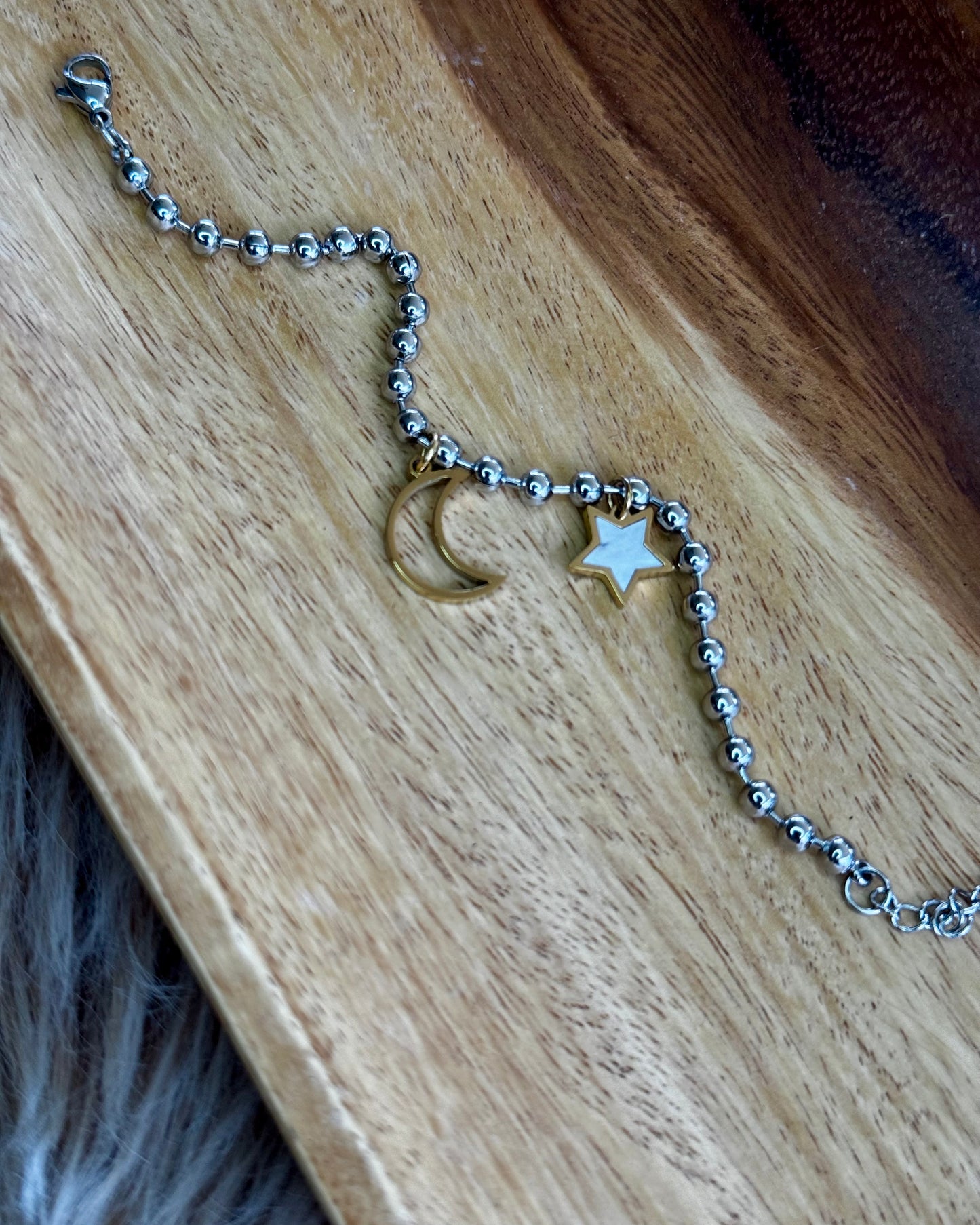Celestial Gold Stainless Steel Bracelet – Moon & Star with Mother of Pearl