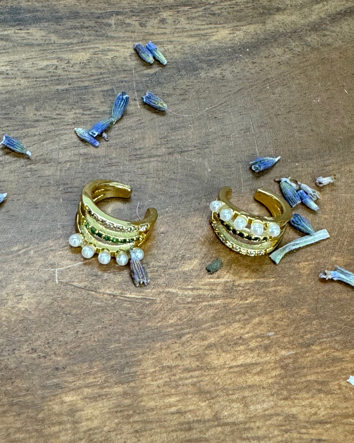 3 Lines Pearl Ear Cuff